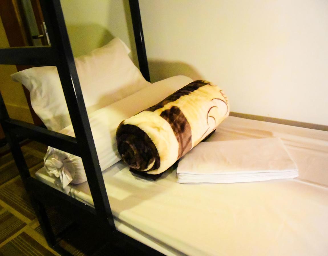 Downtown Hostel Hanoi Buitenkant foto